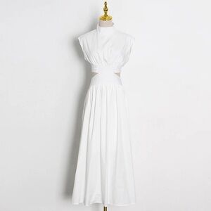 Elegant White Sleeveless Dress